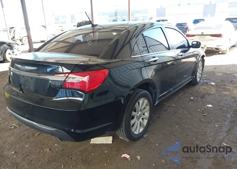 2013 Chrysler 200 Limited z USA, uszkodzony, nr VIN 1C3CCBCG6DN649825